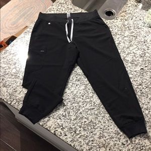 NWOT FIGS Women’s Black Jogger Scrub Pants